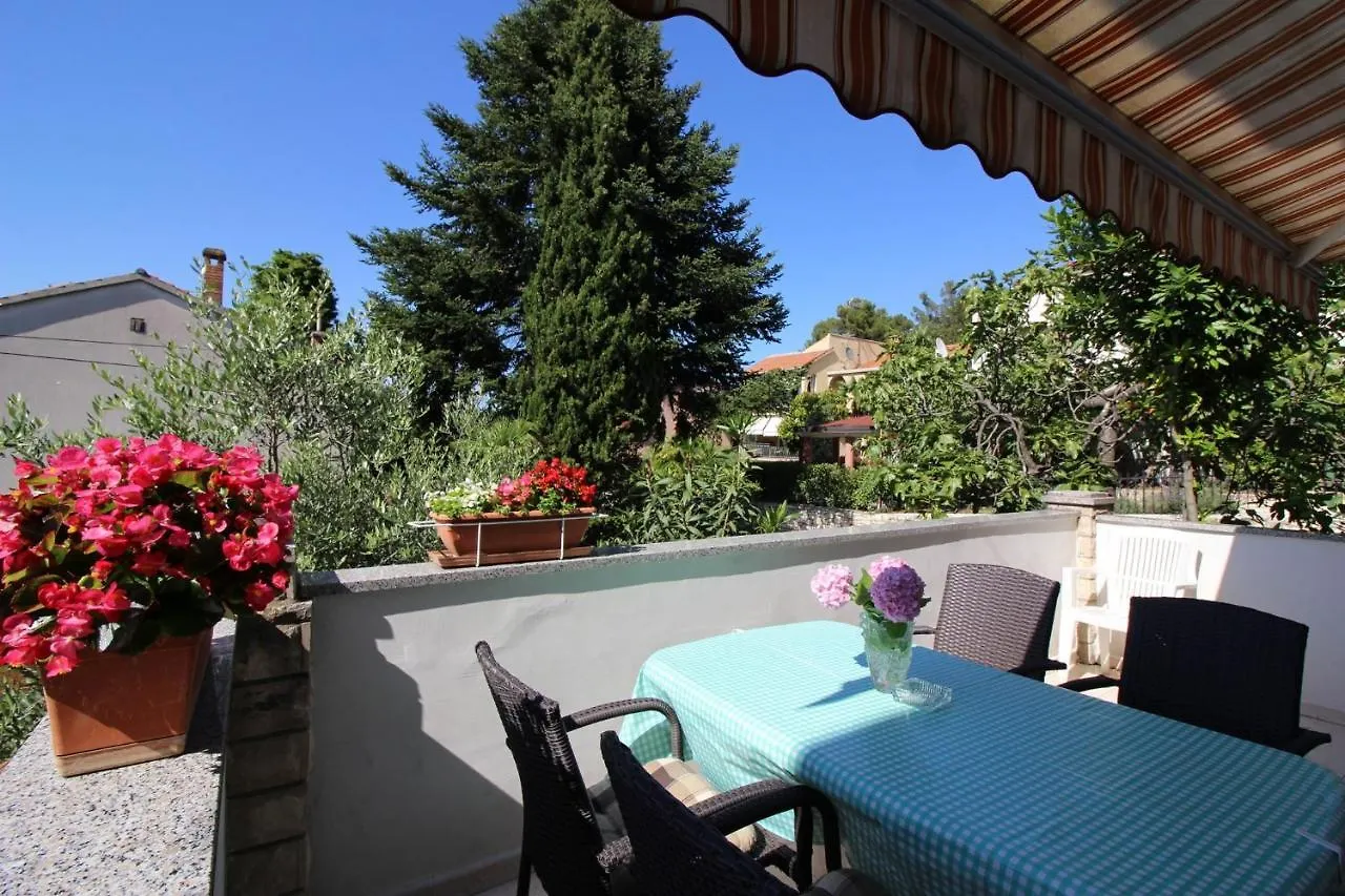 Apartment In Porec/Istrien 37126 Porec